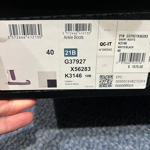 Authentic Chanel booties, worn once , logos on it perfect condition ! - Picture 5 of 11